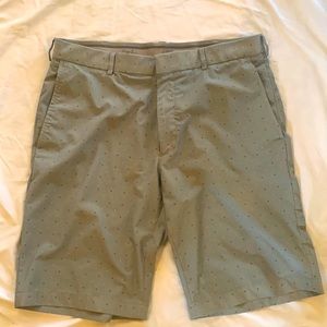 Walter Hagen Light Gray with Navy Polka Dots Size 34 Never Worn